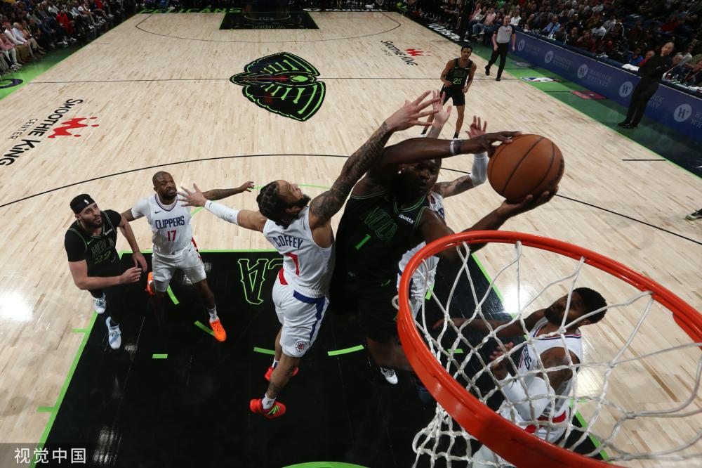 反而在更衣 反而在更衣