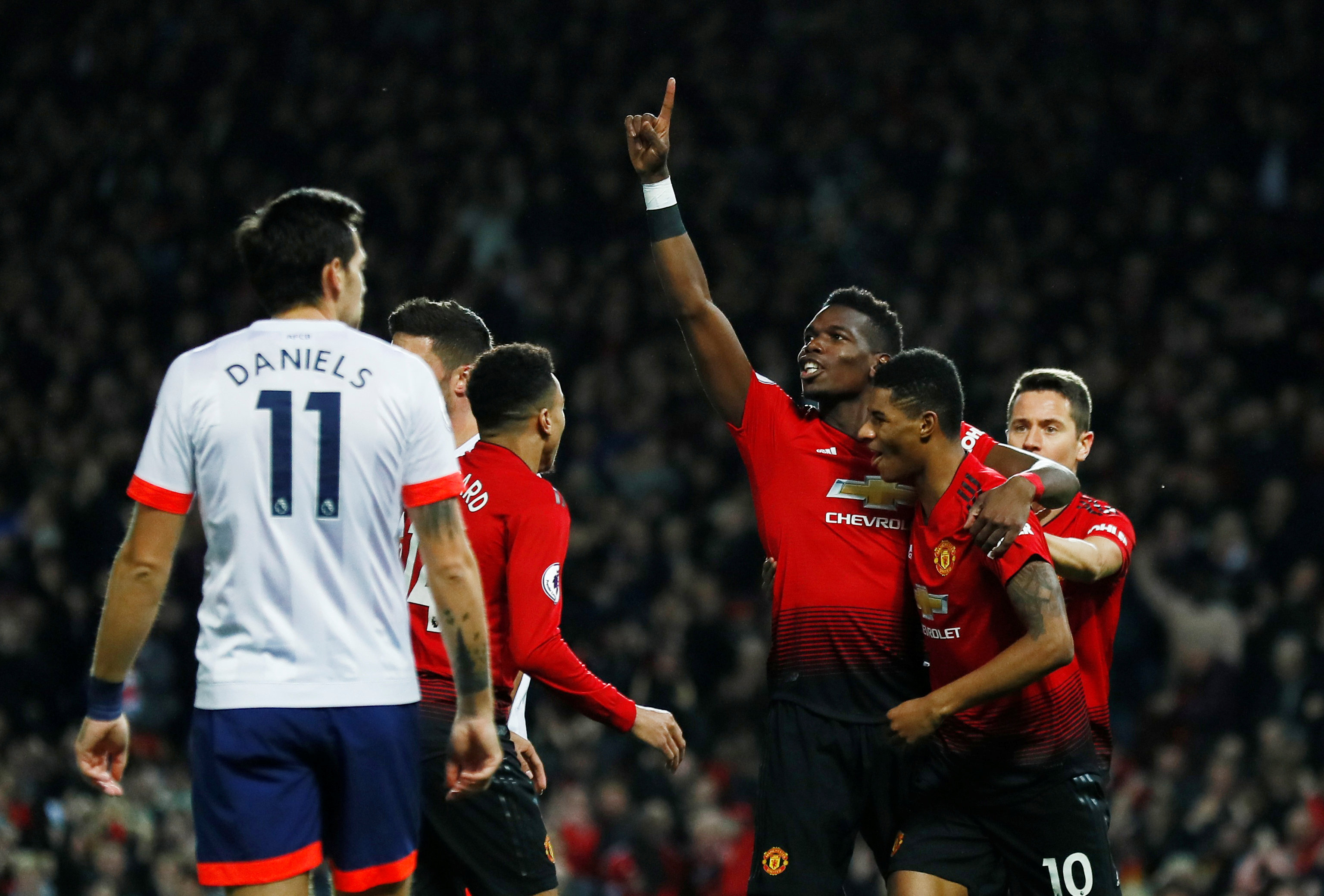 盯人逼抢 盯人逼抢